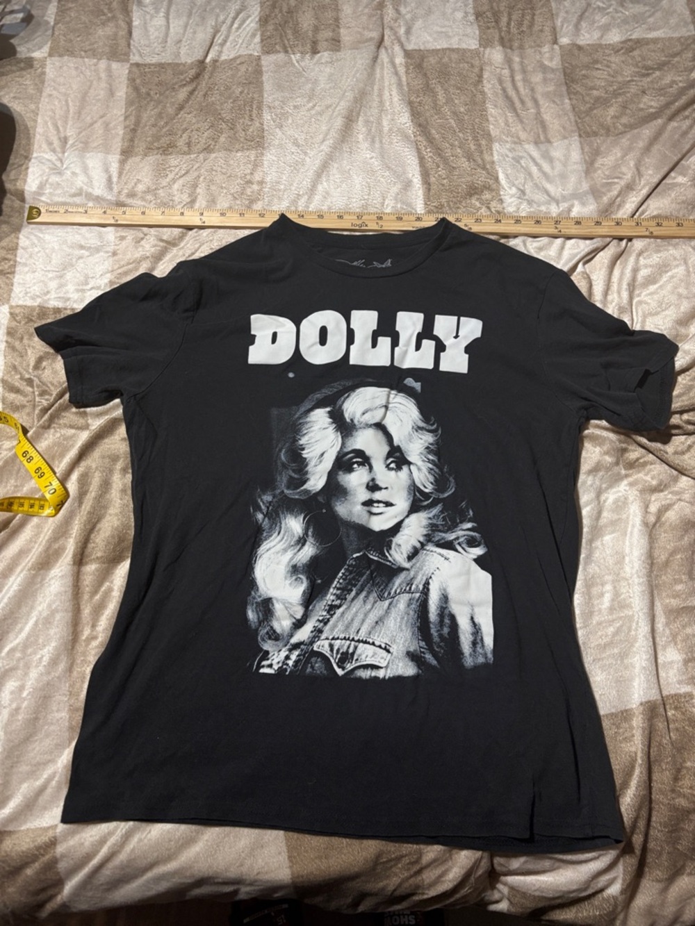 Dolly Graphic Short Sleeve Tee - Black